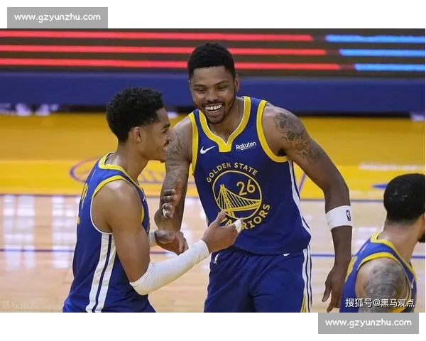 雷霆对决勇士西部豪强碰撞赛场火花四溅之夜巨星争锋战术博弈引爆期待